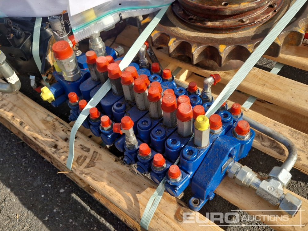 Запчасти для Экскаваторов Spare Parts, Final Drive (2 of) Hydraulic Pump, Hydraulic Block, Cylinder to suit Volvo ECR25D: фото 7 Запчасти для Экскаваторов Spare Parts, Final Drive (2 of) Hydraulic Pump, Hydraulic Block, Cylinder to suit Volvo ECR25D: фото 7