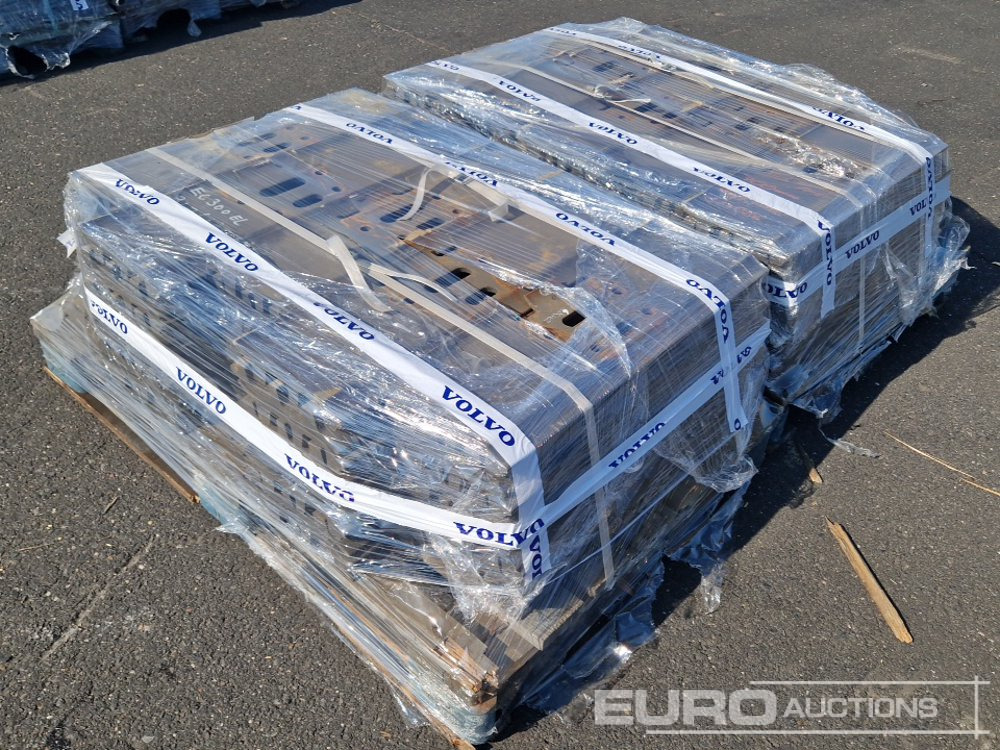 Unused 700mm Steel Track Plates to suit Volvo EC290/EC300 (100 of) - Запчасти для Экскаваторов: фото 1 Unused 700mm Steel Track Plates to suit Volvo EC290/EC300 (100 of) - Запчасти для Экскаваторов: фото 1