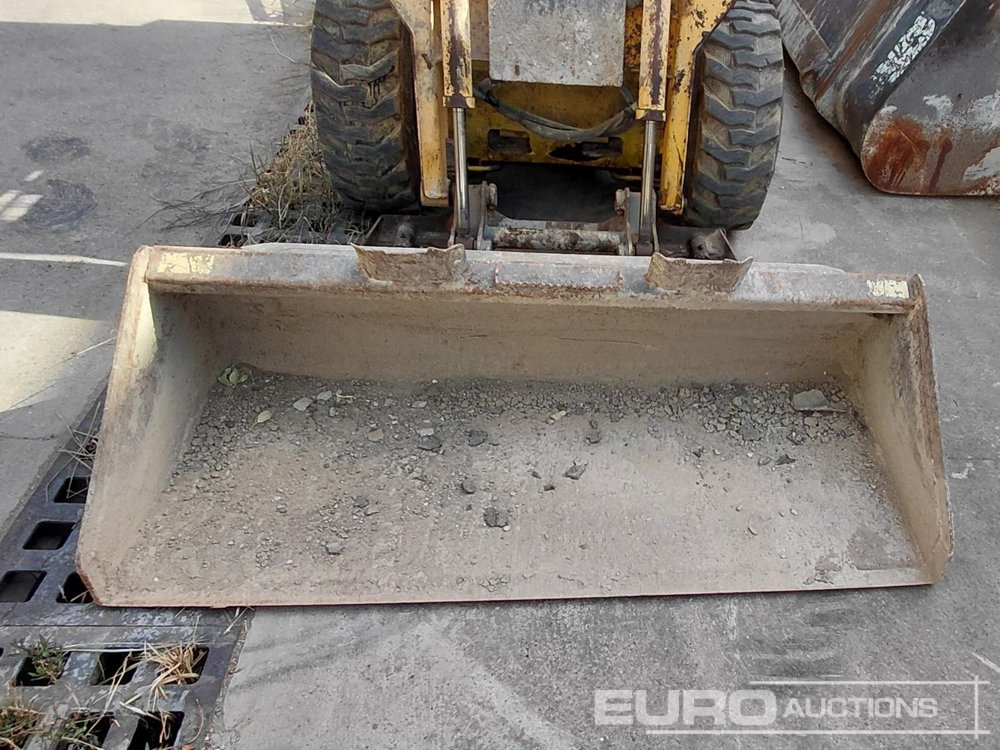 2006 Gehl SL4240 - Мини-погрузчик с бортовым поворотом: фото 4 2006 Gehl SL4240 - Мини-погрузчик с бортовым поворотом: фото 4