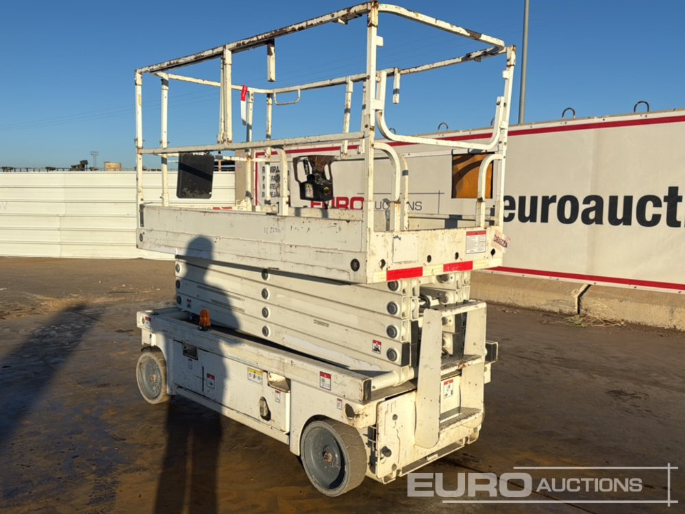 2014 Haulotte Compact 12 - Ножничный подъемник: фото 3 2014 Haulotte Compact 12 - Ножничный подъемник: фото 3