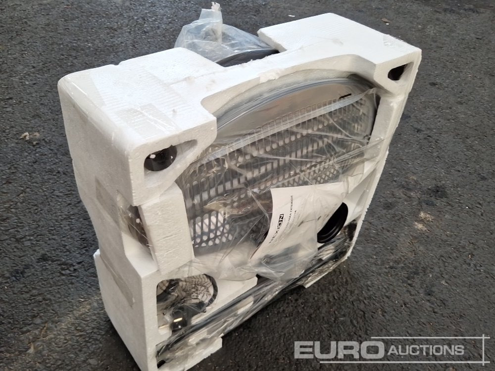 Electric Outdoor Heater (2 of) - Строительное оборудование: фото 1 Electric Outdoor Heater (2 of) - Строительное оборудование: фото 1