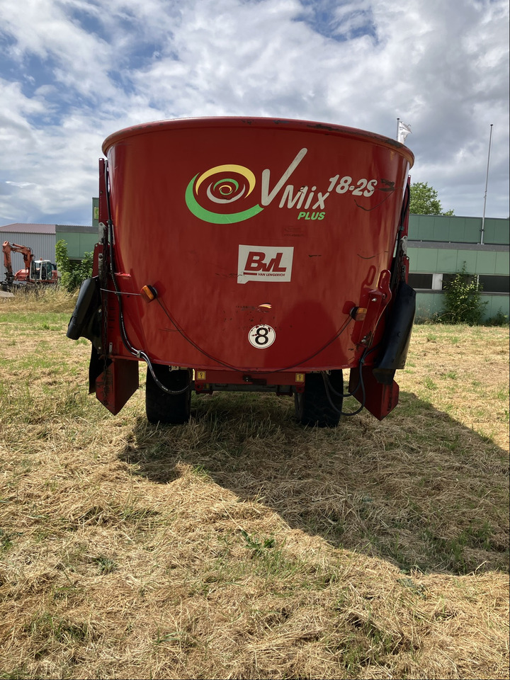 BVL Futtermischwagen V-Mix 18 2S - Кормораздатчик: фото 4 BVL Futtermischwagen V-Mix 18 2S - Кормораздатчик: фото 4