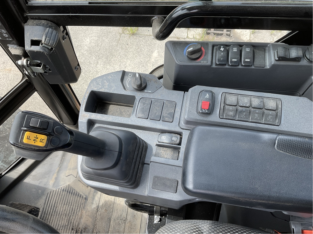 Caterpillar 908 HL - Колёсный погрузчик: фото 2 Caterpillar 908 HL - Колёсный погрузчик: фото 2