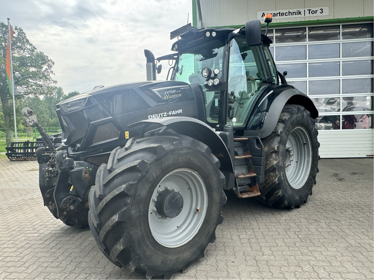 Deutz-Fahr Agrotron 7250 TTV - Трактор: фото 1 Deutz-Fahr Agrotron 7250 TTV - Трактор: фото 1