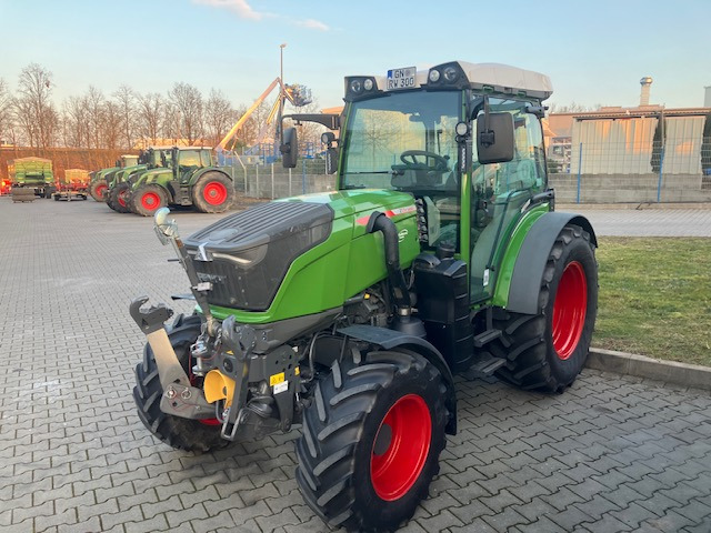 Fendt 211P Vario Gen3 Profi Setting1 - Трактор: фото 1 Fendt 211P Vario Gen3 Profi Setting1 - Трактор: фото 1