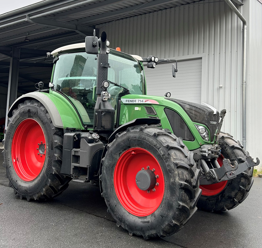 Fendt 714 Vario SCR Profi - Трактор: фото 1 Fendt 714 Vario SCR Profi - Трактор: фото 1