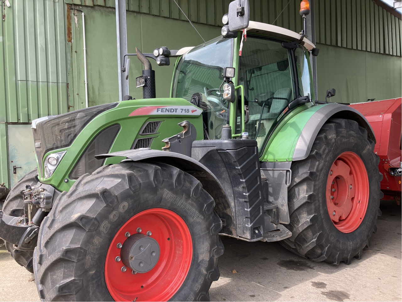 Fendt 718 Vario Profi Plus - Трактор: фото 1 Fendt 718 Vario Profi Plus - Трактор: фото 1