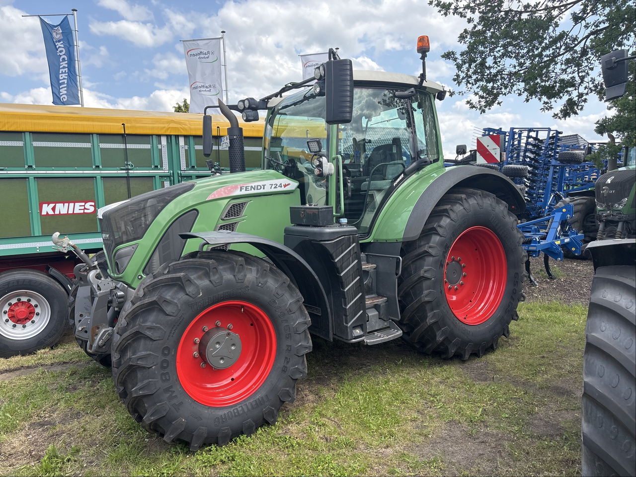 Fendt 724 Power - Трактор: фото 1 Fendt 724 Power - Трактор: фото 1