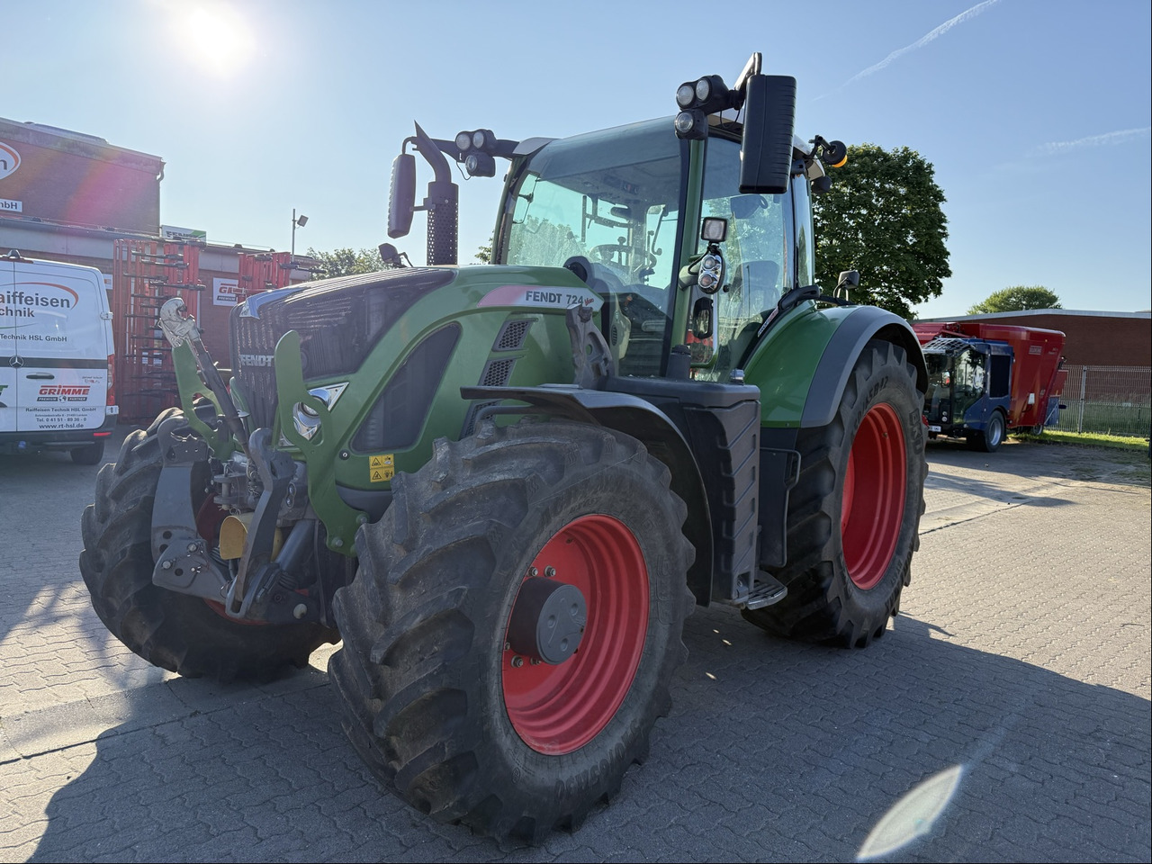 Fendt 724 Vario S4 ProfiPlus - Трактор: фото 1 Fendt 724 Vario S4 ProfiPlus - Трактор: фото 1
