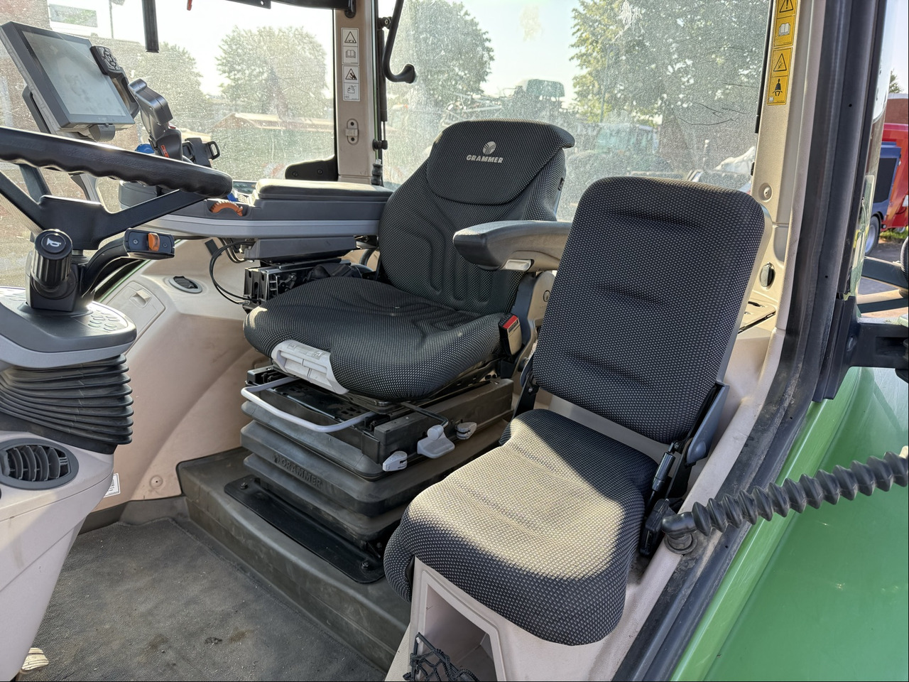 Fendt 724 Vario S4 ProfiPlus - Трактор: фото 4 Fendt 724 Vario S4 ProfiPlus - Трактор: фото 4