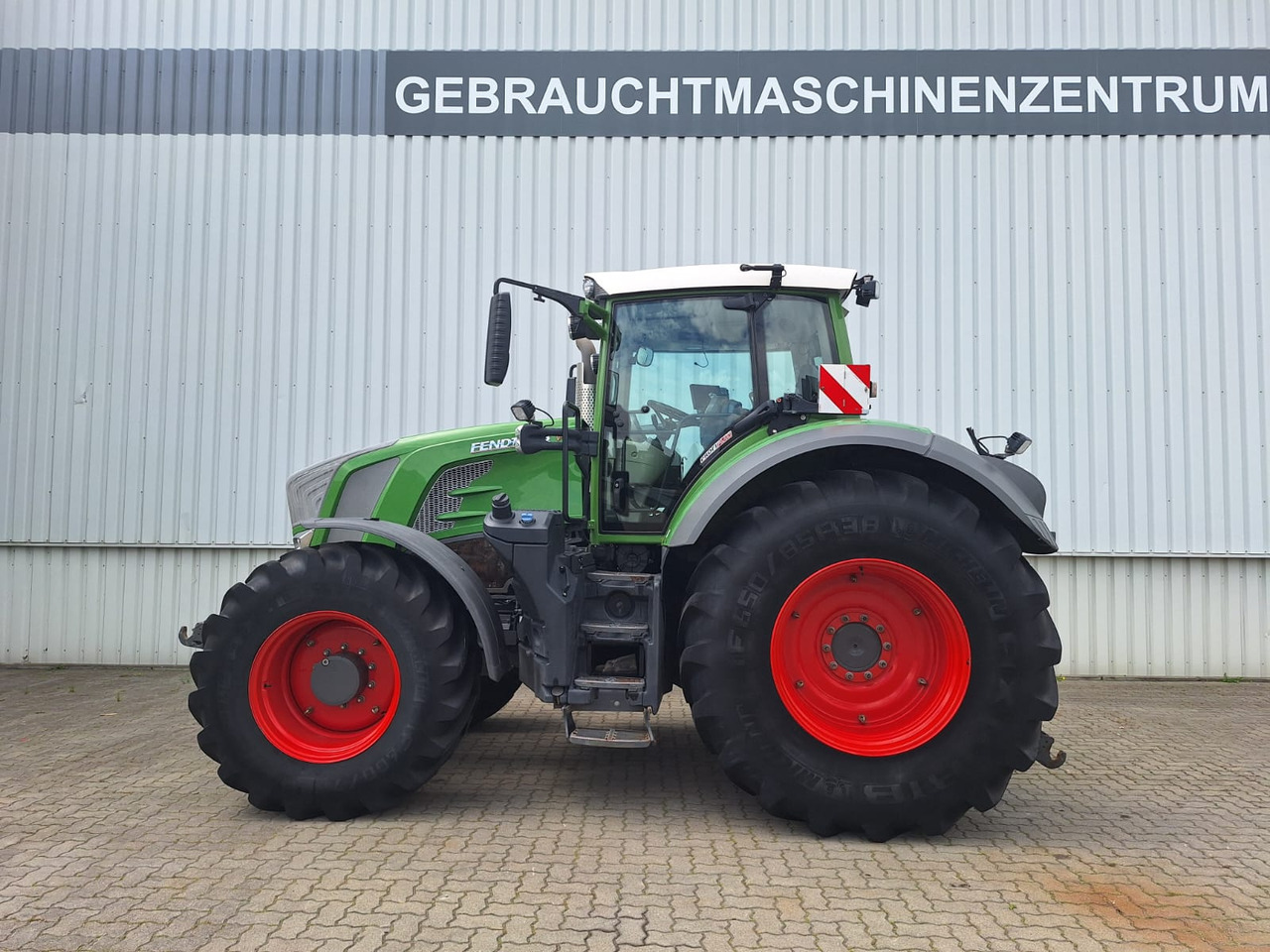 Fendt 828 Vario S4 ProfiPlus - Трактор: фото 1 Fendt 828 Vario S4 ProfiPlus - Трактор: фото 1