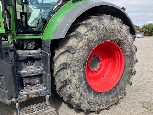 Fendt 828 Vario S4 ProfiPlus - Трактор: фото 4 Fendt 828 Vario S4 ProfiPlus - Трактор: фото 4