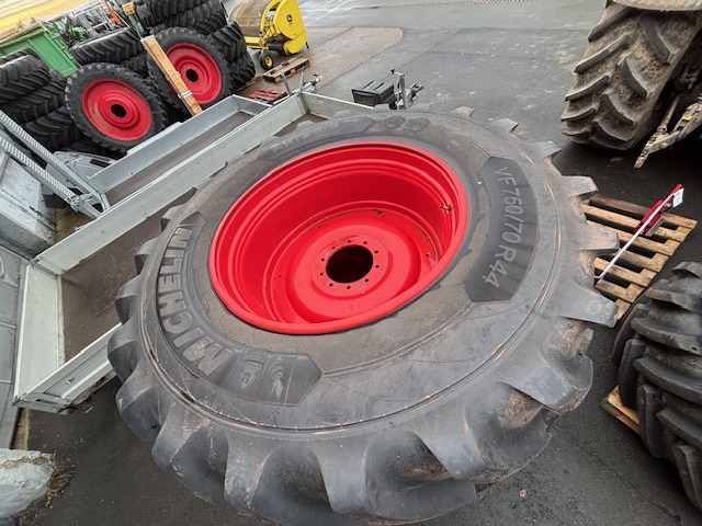 Fendt VF650/60R38 MI VF750/70R44 MI - Трактор: фото 2 Fendt VF650/60R38 MI VF750/70R44 MI - Трактор: фото 2