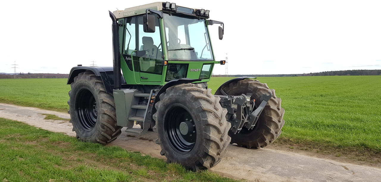Fendt Xylon 520 - Трактор: фото 4 Fendt Xylon 520 - Трактор: фото 4