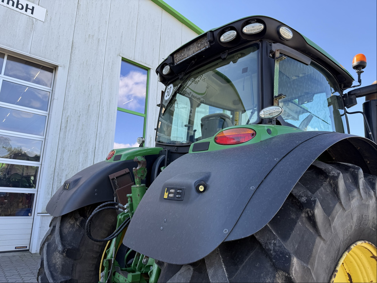 Трактор John Deere 6215R: фото 14 Трактор John Deere 6215R: фото 14