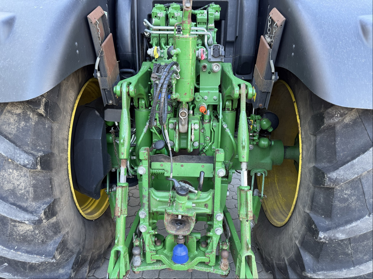 Трактор John Deere 6215R: фото 13 Трактор John Deere 6215R: фото 13