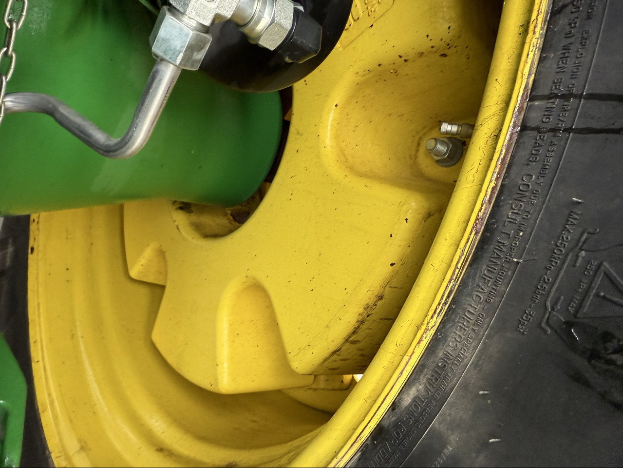 Трактор John Deere 8370 R: фото 18