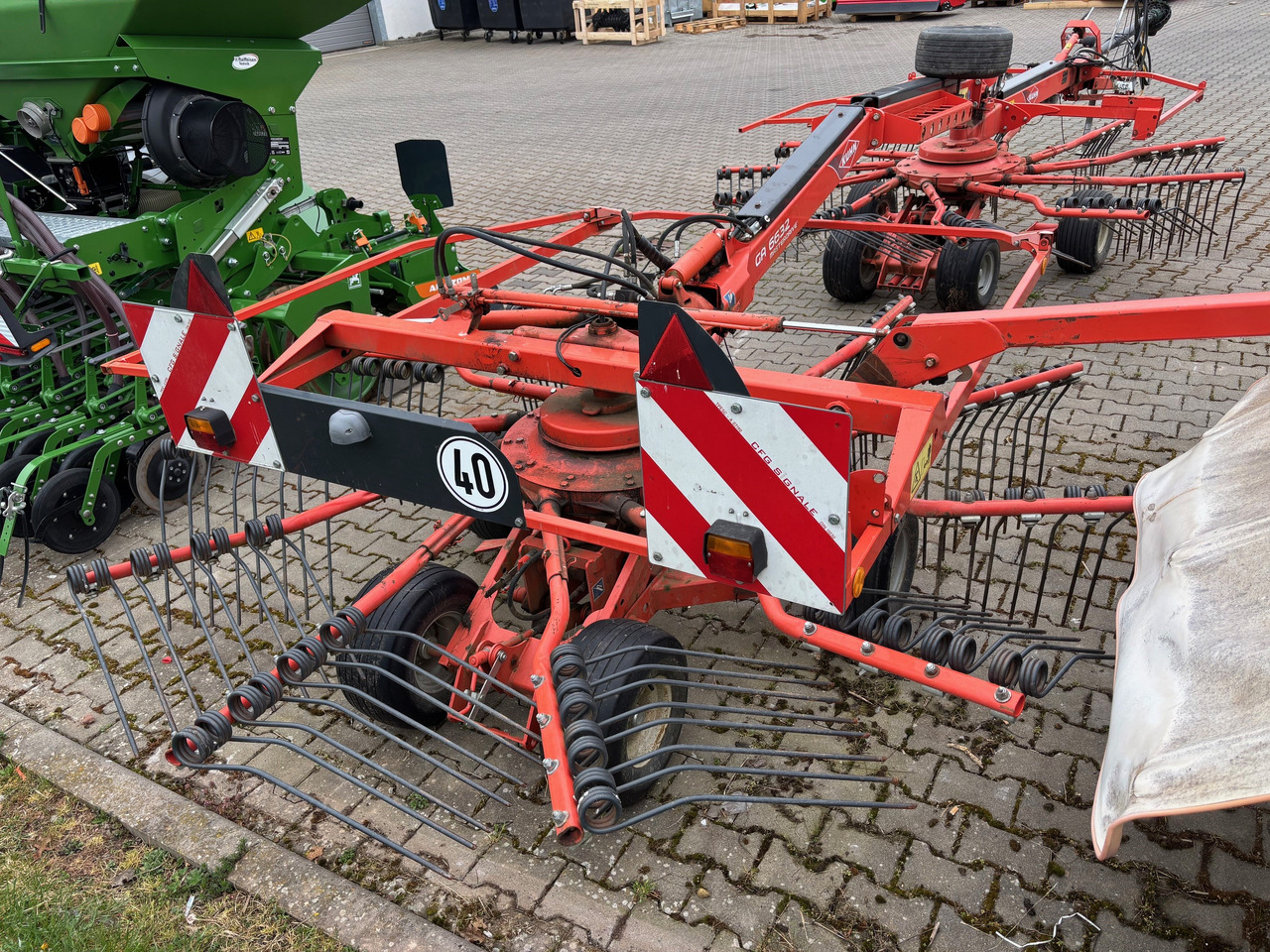 Kuhn Schwader 6632 - Сеноворошилка: фото 3 Kuhn Schwader 6632 - Сеноворошилка: фото 3
