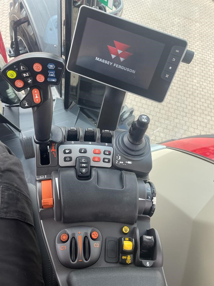 Massey Ferguson 8732 Dyna-VT EXCLUSIVE - Трактор: фото 4 Massey Ferguson 8732 Dyna-VT EXCLUSIVE - Трактор: фото 4