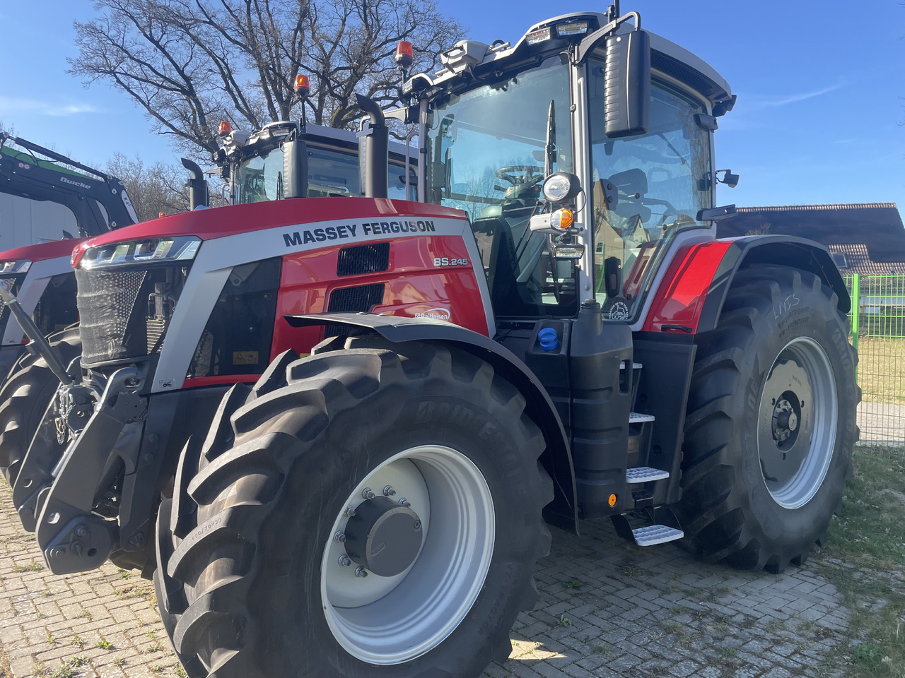 Massey Ferguson 8S.245 Dyna-VT EXCLUSIVE - Трактор: фото 1 Massey Ferguson 8S.245 Dyna-VT EXCLUSIVE - Трактор: фото 1