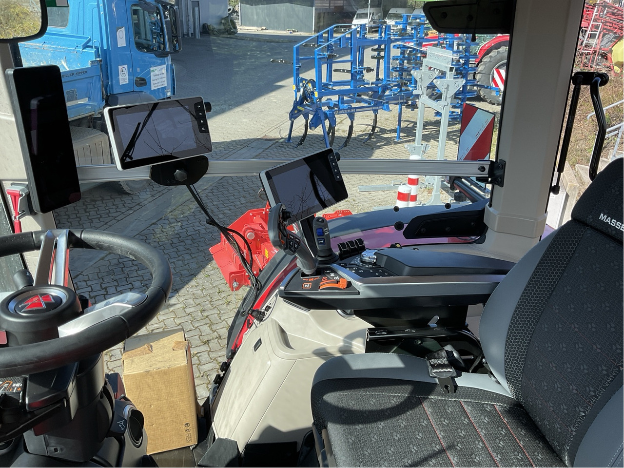 Massey Ferguson 8S.305 Dyna-VT EXCLUSIVE - Трактор: фото 2 Massey Ferguson 8S.305 Dyna-VT EXCLUSIVE - Трактор: фото 2