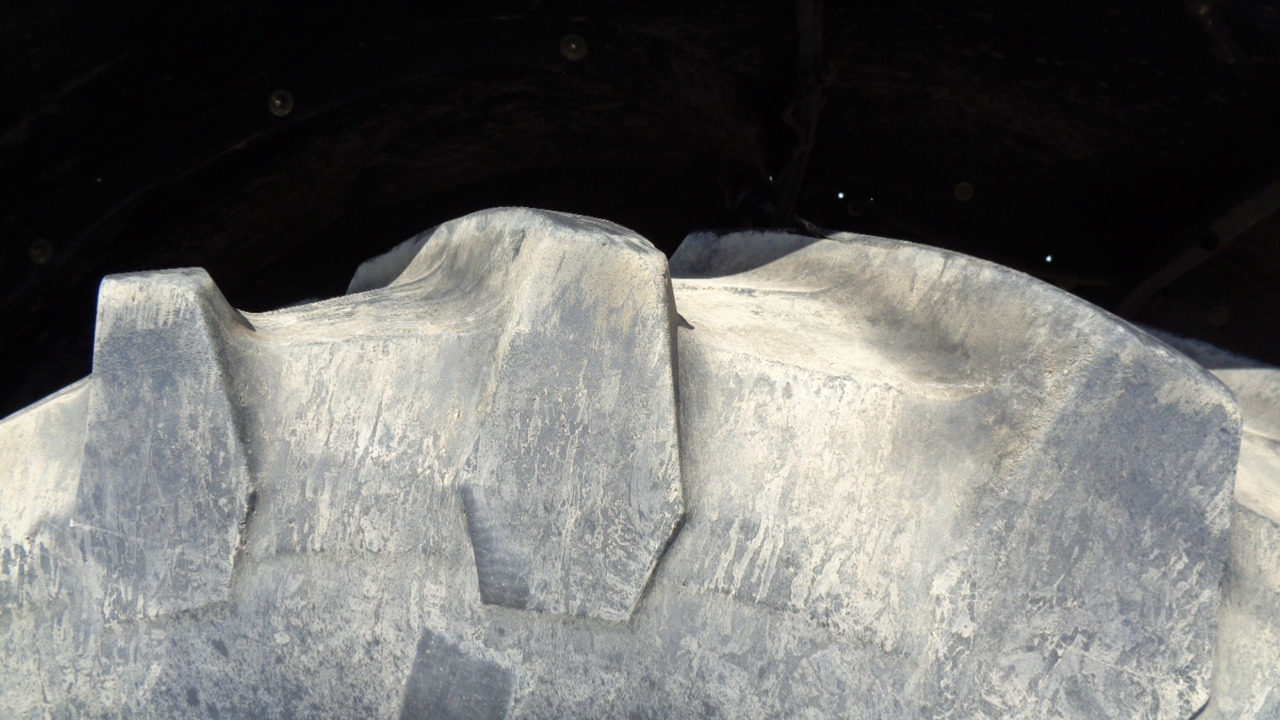 Трактор Valtra S374: фото 10