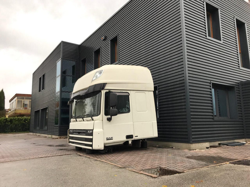 DAF XF 105 Euro 5 - Кабина и интерьер для Грузовиков: фото 2 DAF XF 105 Euro 5 - Кабина и интерьер для Грузовиков: фото 2