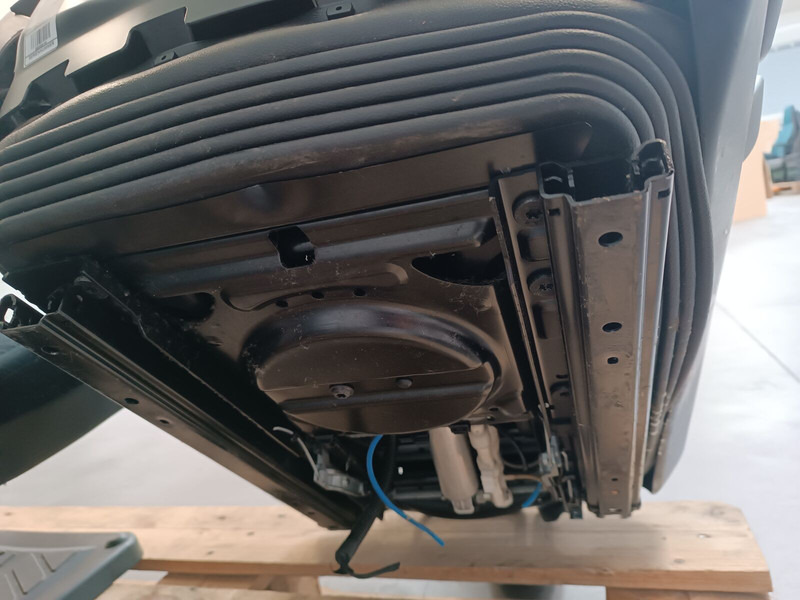 Mercedes-Benz RH+LH - DX+SX - Сиденье для Грузовиков: фото 5 Mercedes-Benz RH+LH - DX+SX - Сиденье для Грузовиков: фото 5