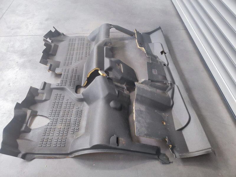 Кабина и интерьер для Грузовиков Nissan Floor Mat: фото 8 Кабина и интерьер для Грузовиков Nissan Floor Mat: фото 8