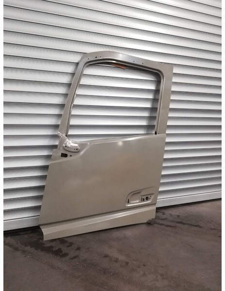 Volvo FH - Дверь и запчасти для Грузовиков: фото 1 Volvo FH - Дверь и запчасти для Грузовиков: фото 1