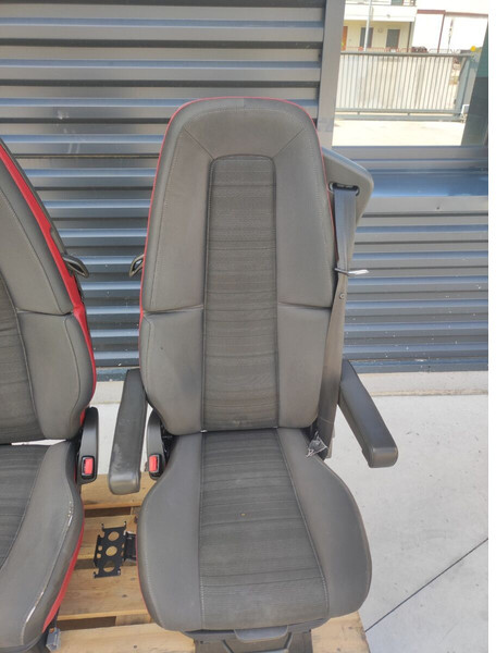 Volvo driver + passenger - Сиденье для Грузовиков: фото 2 Volvo driver + passenger - Сиденье для Грузовиков: фото 2