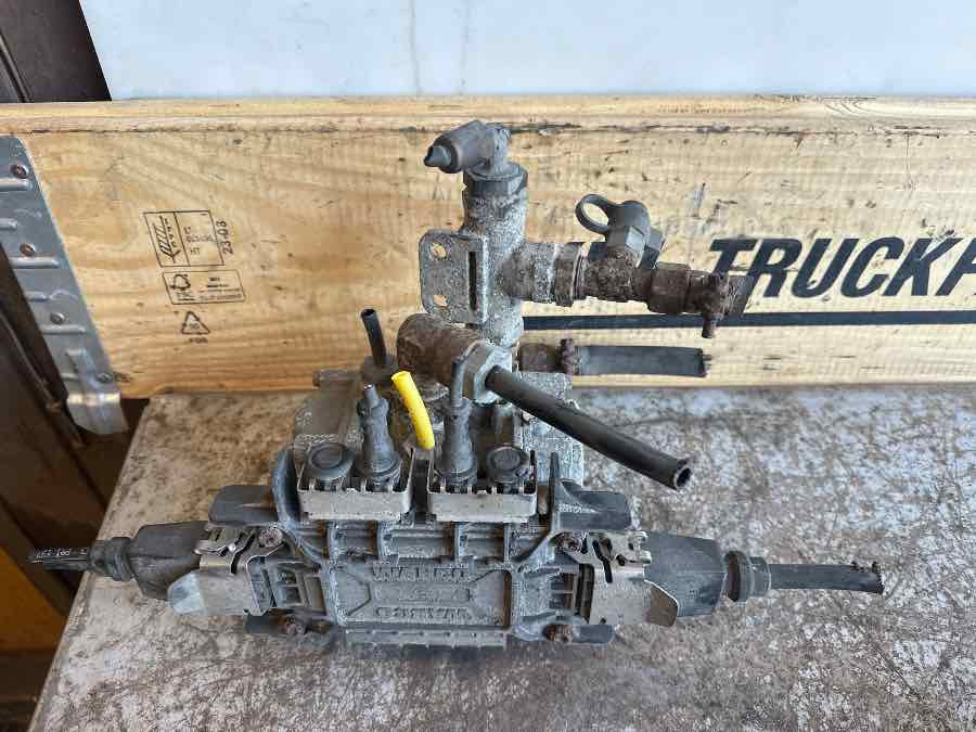 DAF VALVE 1519383 - Тормозной клапан для Грузовиков: фото 1 DAF VALVE 1519383 - Тормозной клапан для Грузовиков: фото 1