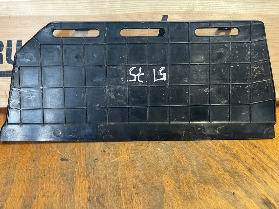 SCANIA STEP PLATE 2418452 - Кузов и экстерьер для Грузовиков: фото 1 SCANIA STEP PLATE 2418452 - Кузов и экстерьер для Грузовиков: фото 1