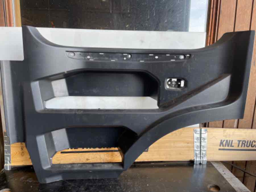 SCANIA STEP PLATE, LEFT 2422394 - Кузов и экстерьер для Грузовиков: фото 1 SCANIA STEP PLATE, LEFT 2422394 - Кузов и экстерьер для Грузовиков: фото 1