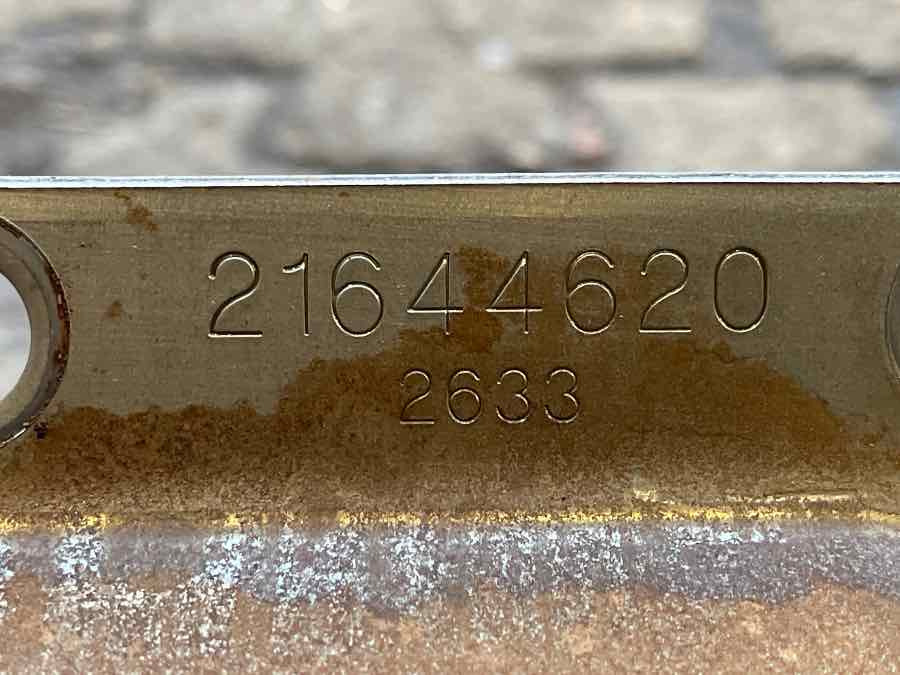 VOLVO ENGINE FRAME BRACKET 21644620 - Двигатель и запчасти для Грузовиков: фото 3 VOLVO ENGINE FRAME BRACKET 21644620 - Двигатель и запчасти для Грузовиков: фото 3