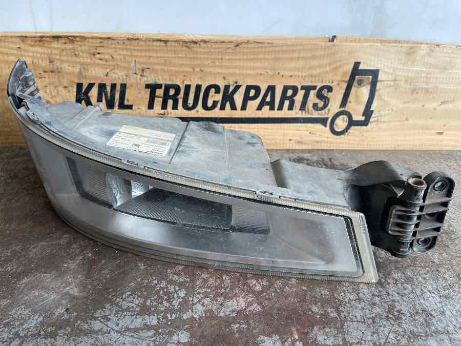 VOLVO FOG LAMP 22332592 RH - Свет/ Освещение для Грузовиков: фото 1 VOLVO FOG LAMP 22332592 RH - Свет/ Освещение для Грузовиков: фото 1