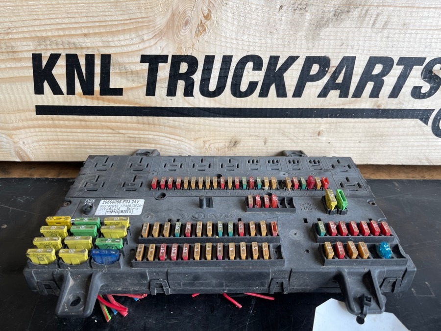 VOLVO FUSE AND RELAY CENTRE 20568055 - Электрическая система для Грузовиков: фото 1 VOLVO FUSE AND RELAY CENTRE 20568055 - Электрическая система для Грузовиков: фото 1