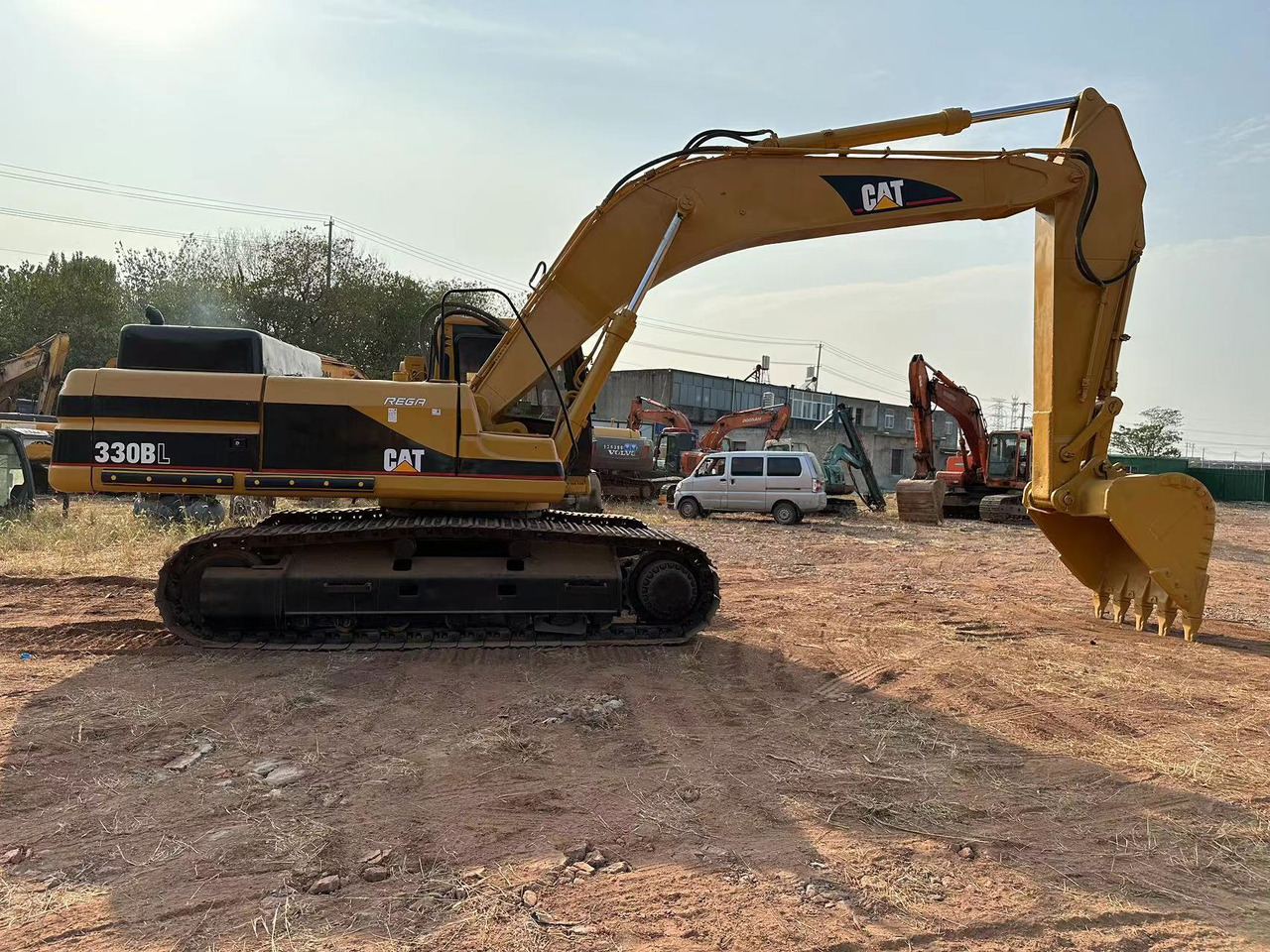 CAT 320B - Гусеничный экскаватор: фото 2 CAT 320B - Гусеничный экскаватор: фото 2