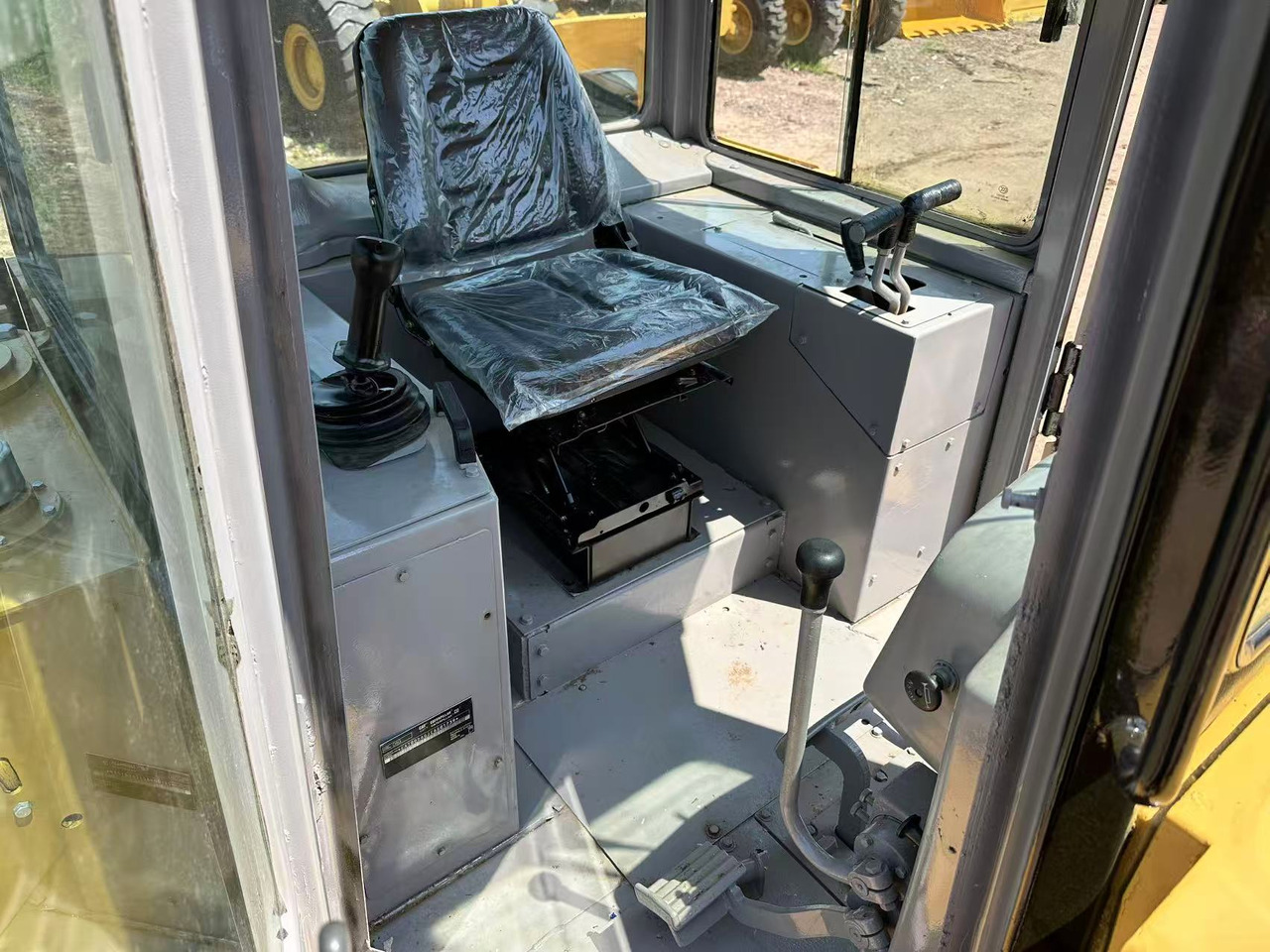 CAT D6G bulldozer - Бульдозер: фото 5 CAT D6G bulldozer - Бульдозер: фото 5