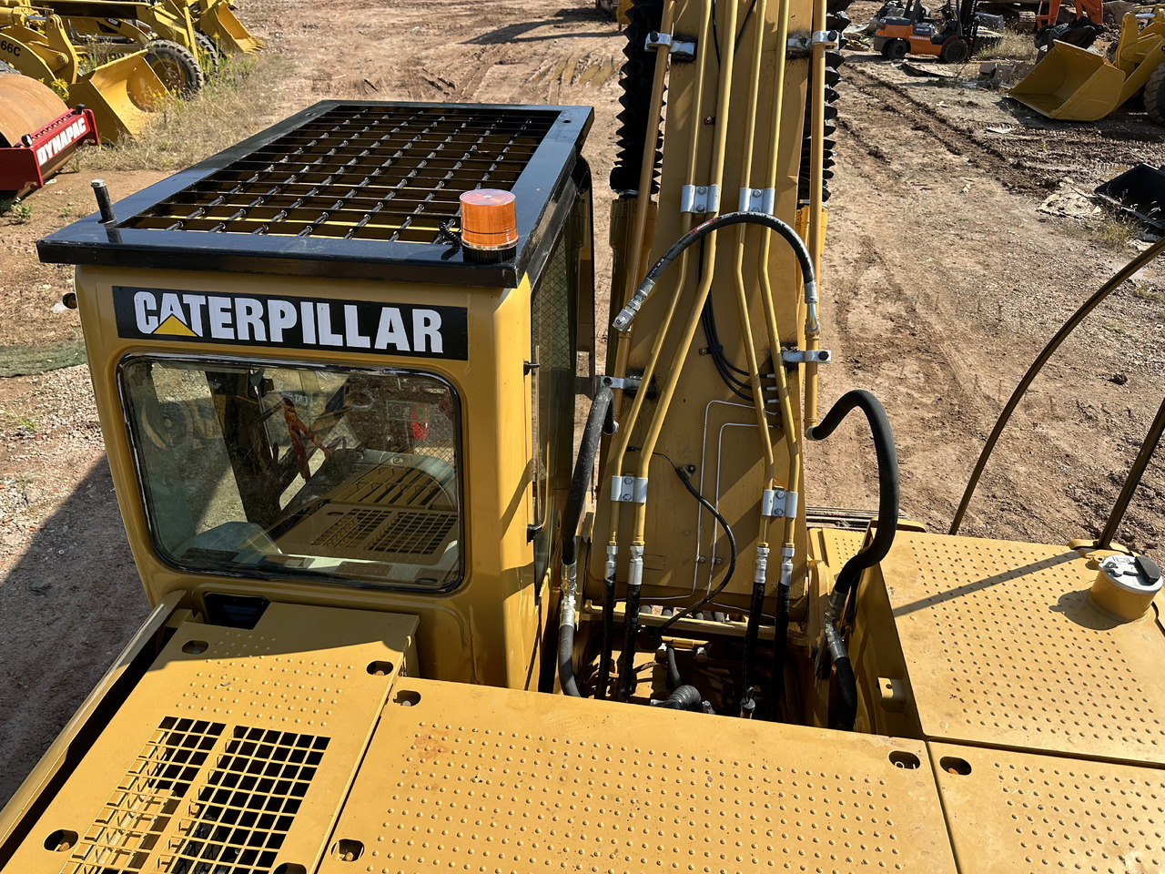 Гусеничный экскаватор CATERPILLAR 320CL: фото 10