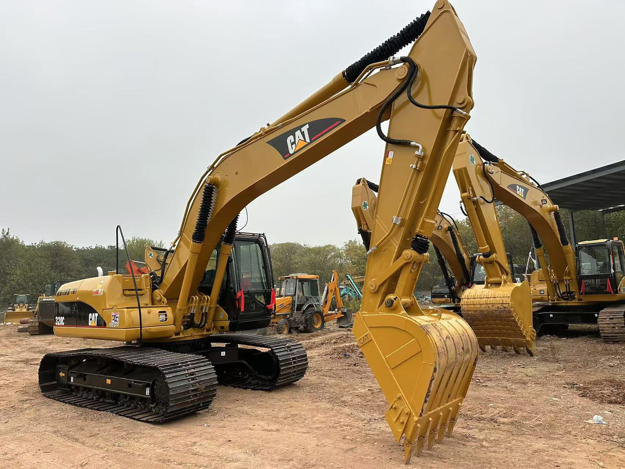 CATERPILLAR 320CL - Гусеничный экскаватор: фото 2 CATERPILLAR 320CL - Гусеничный экскаватор: фото 2