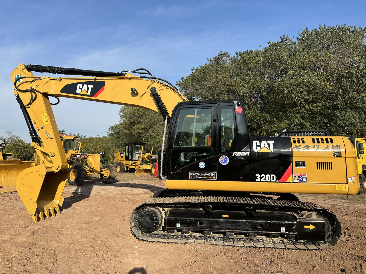 CATERPILLAR 320DL - Гусеничный экскаватор: фото 1 CATERPILLAR 320DL - Гусеничный экскаватор: фото 1
