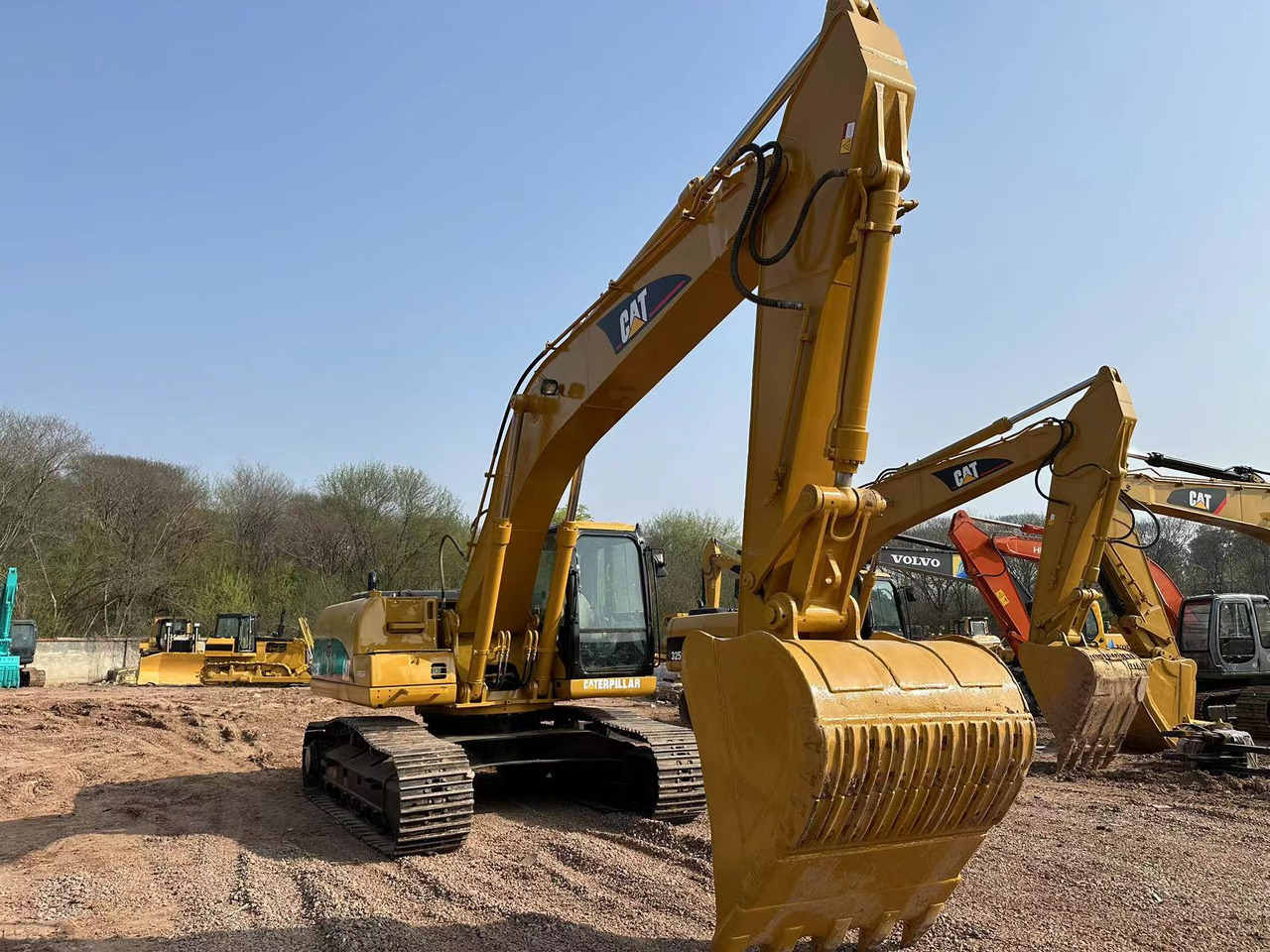 CATERPILLAR 325C - Гусеничный экскаватор: фото 3 CATERPILLAR 325C - Гусеничный экскаватор: фото 3