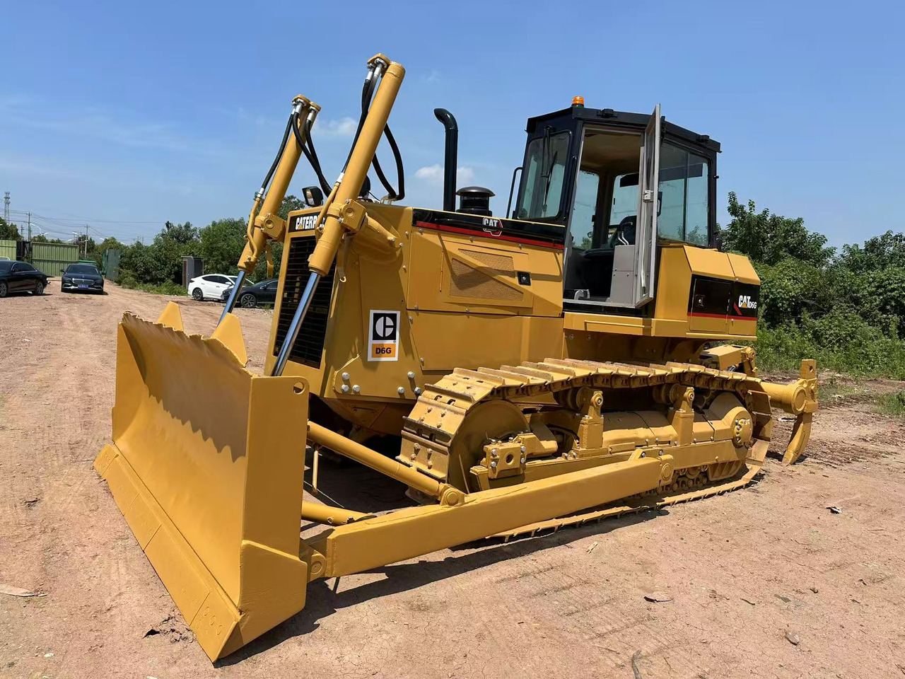 CATERPILLAR D6G - Бульдозер: фото 1 CATERPILLAR D6G - Бульдозер: фото 1