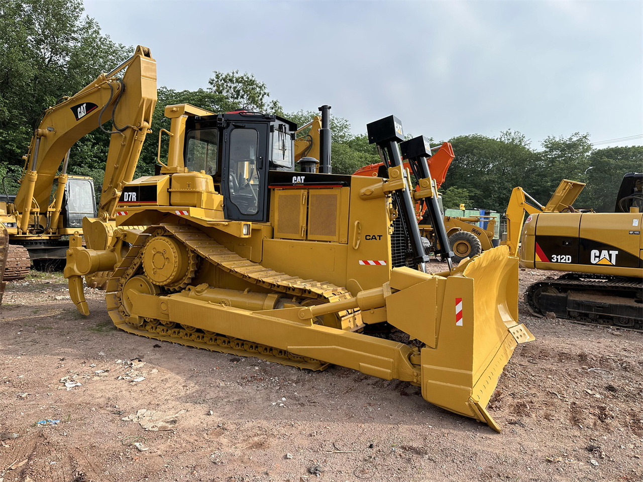 CATERPILLAR D7R - Бульдозер: фото 2 CATERPILLAR D7R - Бульдозер: фото 2