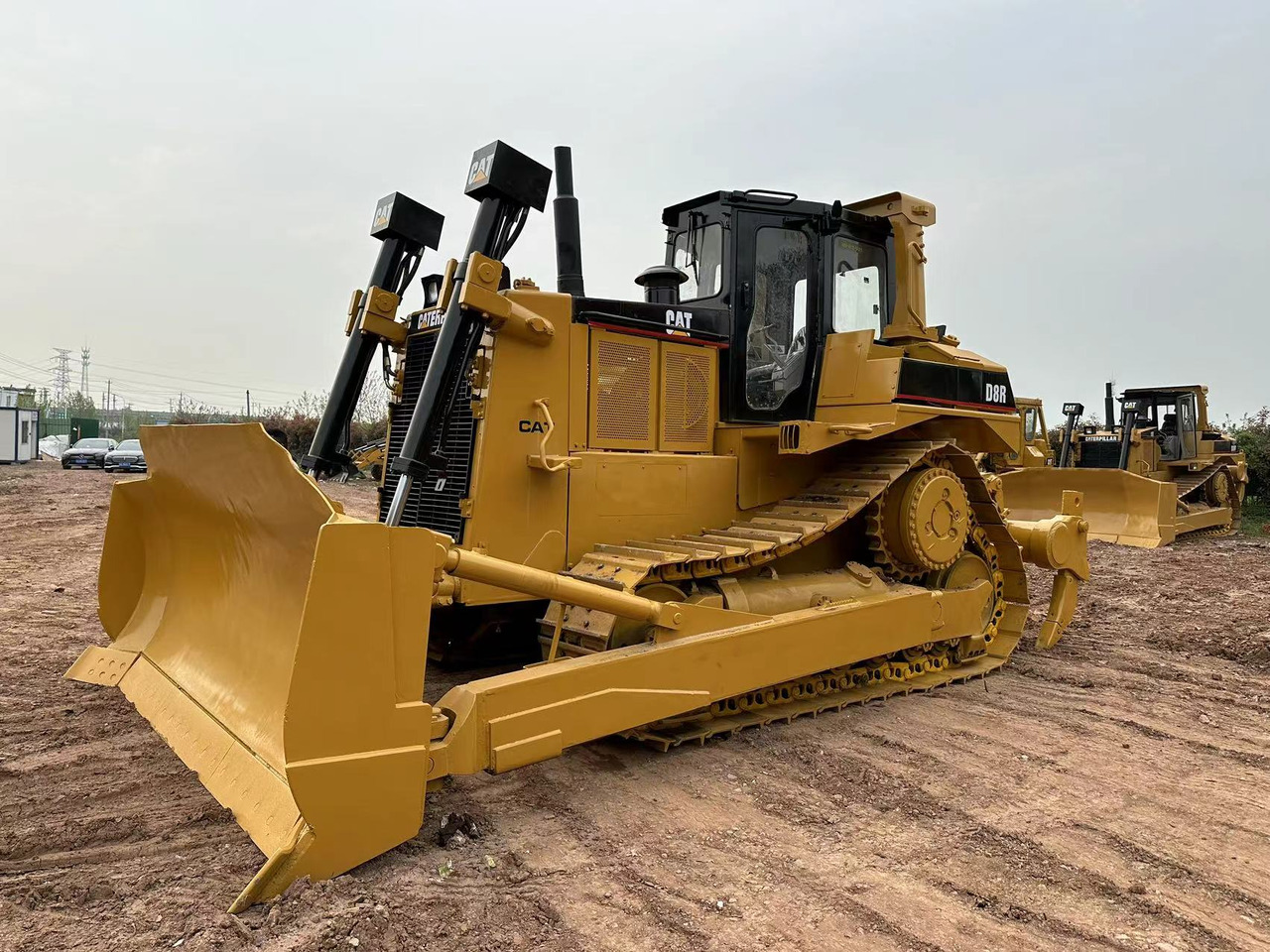 CATERPILLAR D8R - Бульдозер: фото 1 CATERPILLAR D8R - Бульдозер: фото 1
