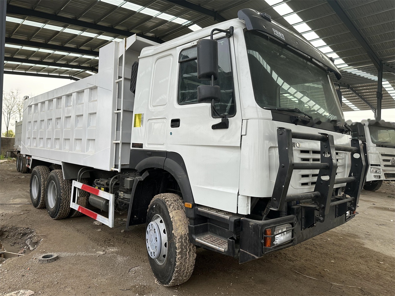 SINOTRUK HOWO 371 Dump Truck - Самосвал: фото 3 SINOTRUK HOWO 371 Dump Truck - Самосвал: фото 3