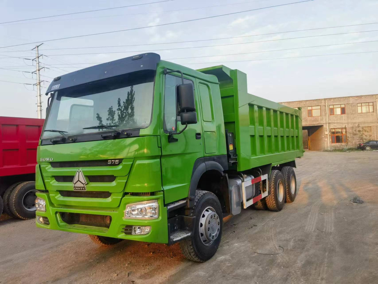 SINOTRUK HOWO 375hp 6X4 - Самосвал: фото 1 SINOTRUK HOWO 375hp 6X4 - Самосвал: фото 1