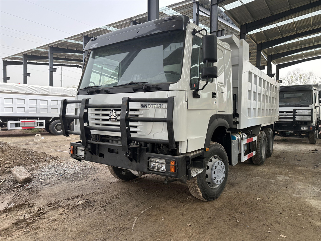 SINOTRUK HOWO Dump truck 371 6x4 - Самосвал: фото 1 SINOTRUK HOWO Dump truck 371 6x4 - Самосвал: фото 1