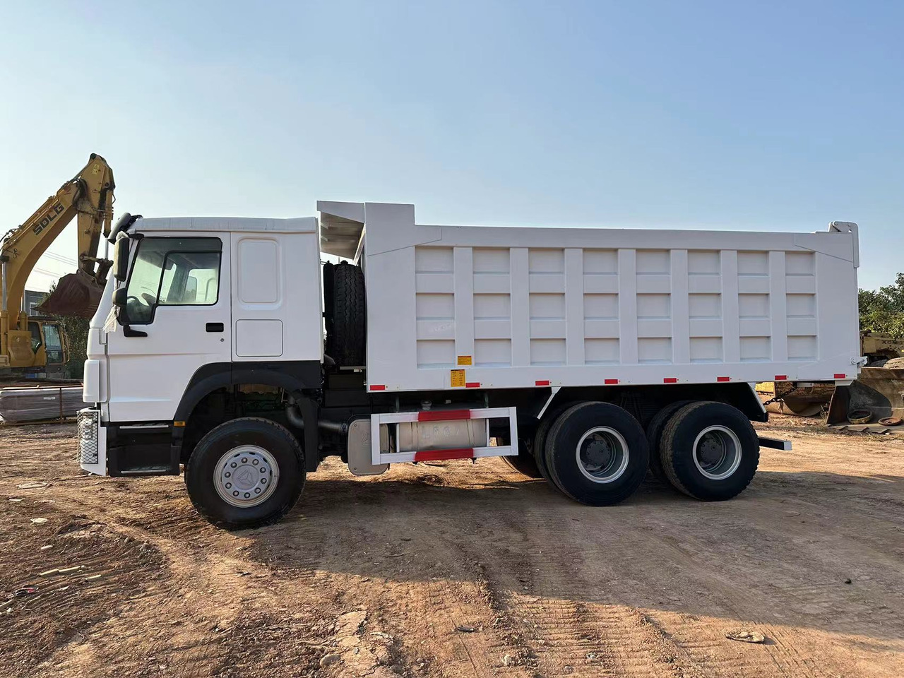 SINOTRUK HOWO HOWO 371 6x4 - Самосвал: фото 5 SINOTRUK HOWO HOWO 371 6x4 - Самосвал: фото 5